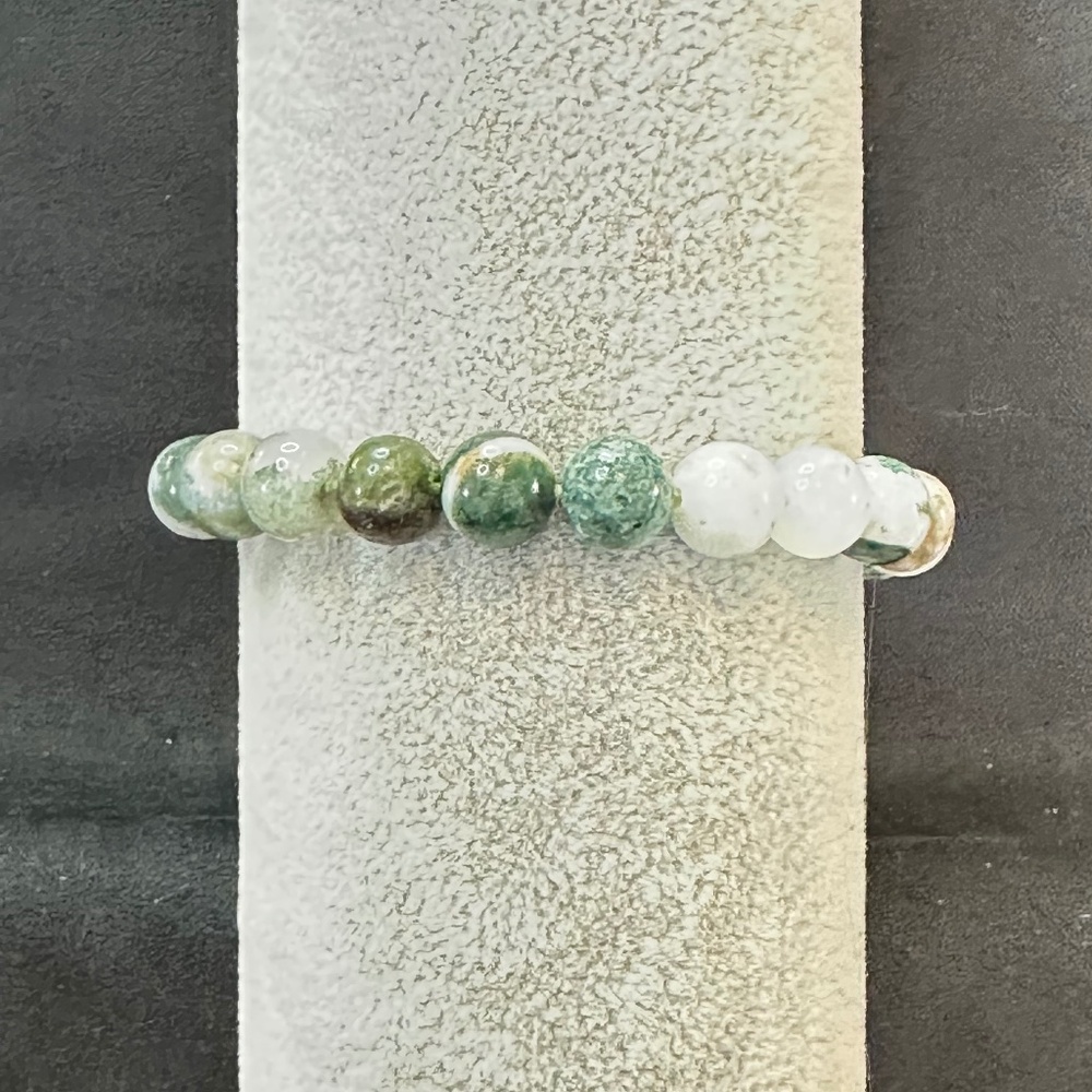 Tree Agate beaded stretchy bracelet. Multicolor stones. - Picture 3 of 16